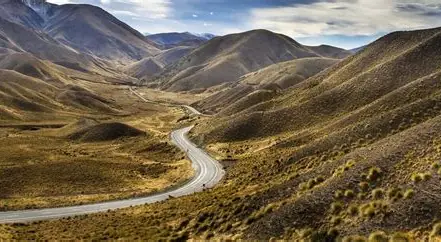 Golden tussock hills of the Lindis Pass, Central Otago, New Zealand